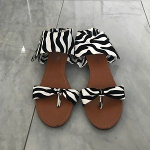 Summer platform zebra sandals with velcro